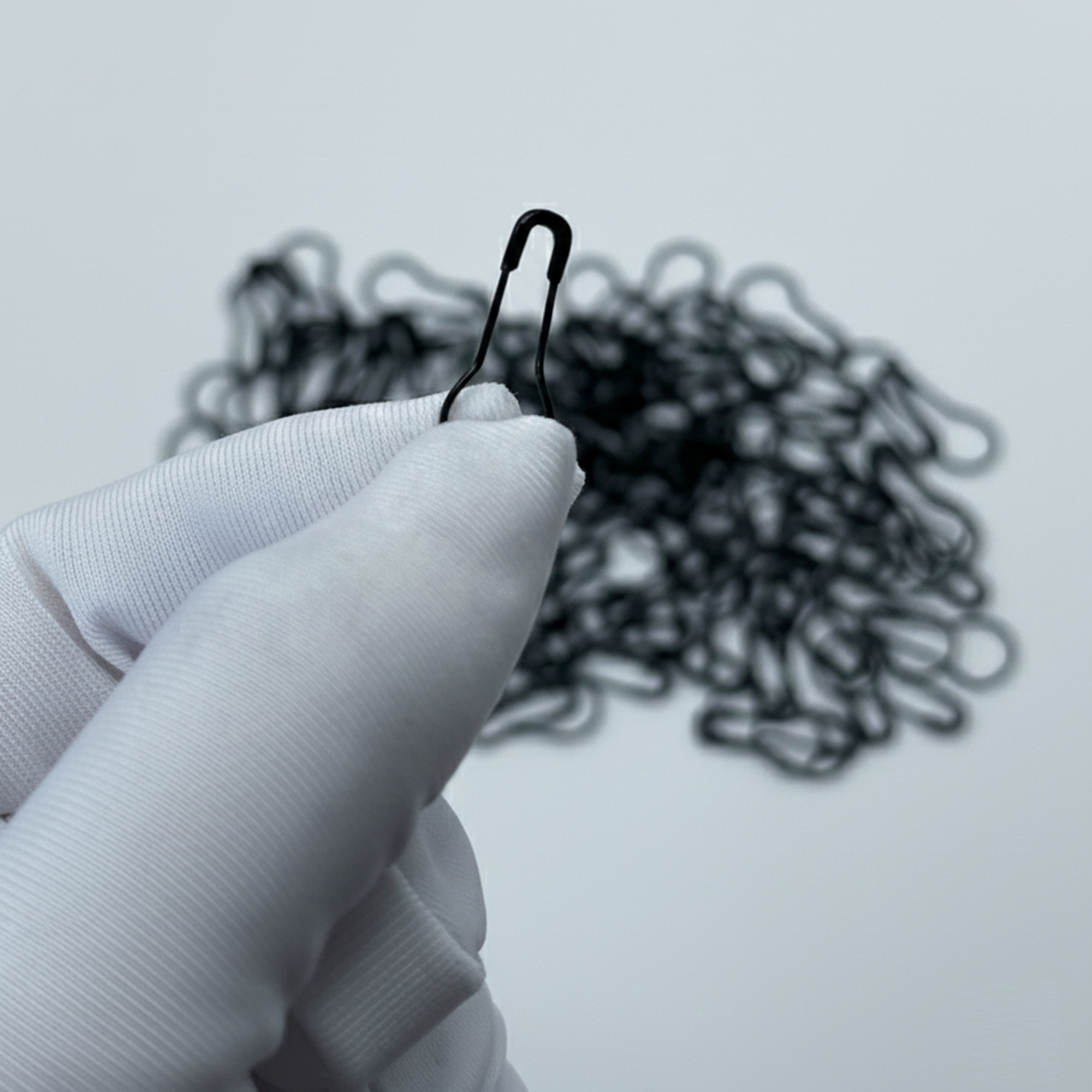 Metal Safety Pins, 500 Pack Bulk Set, Rust Resistant Steel, 0.8 Inch Gourd Shape for Clothing Tags, Crafts, Sewing, DIY Project (Black)